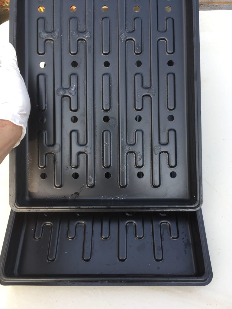 Shallow 1020 tray with holes inside 1020 tray without holes